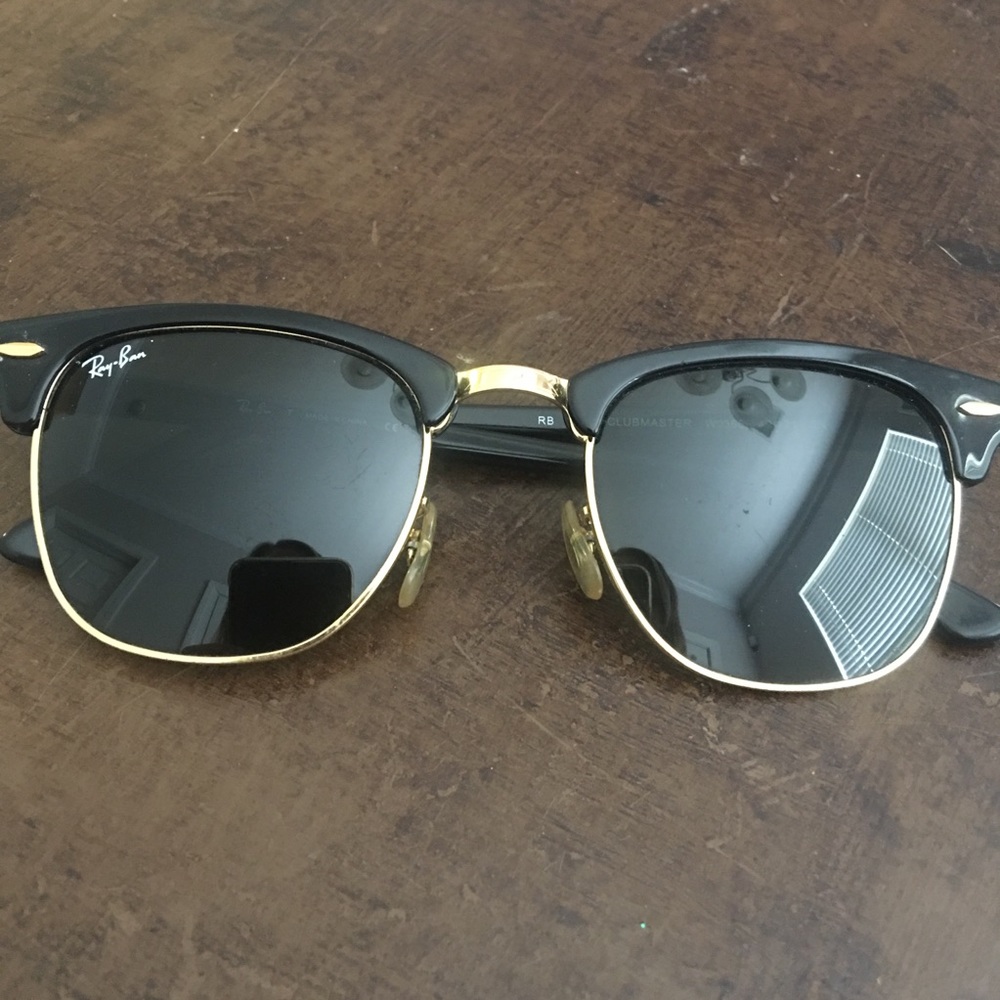 Black Ray-Ban Clubmasters